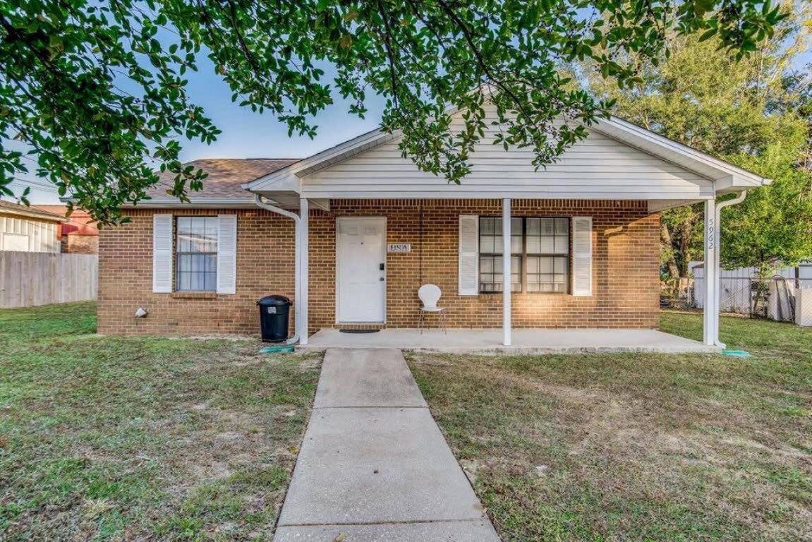 Brilliant In Bellview-Back Unit-- Mins To Nas Pensacola, Beach, Shopping Экстерьер фото