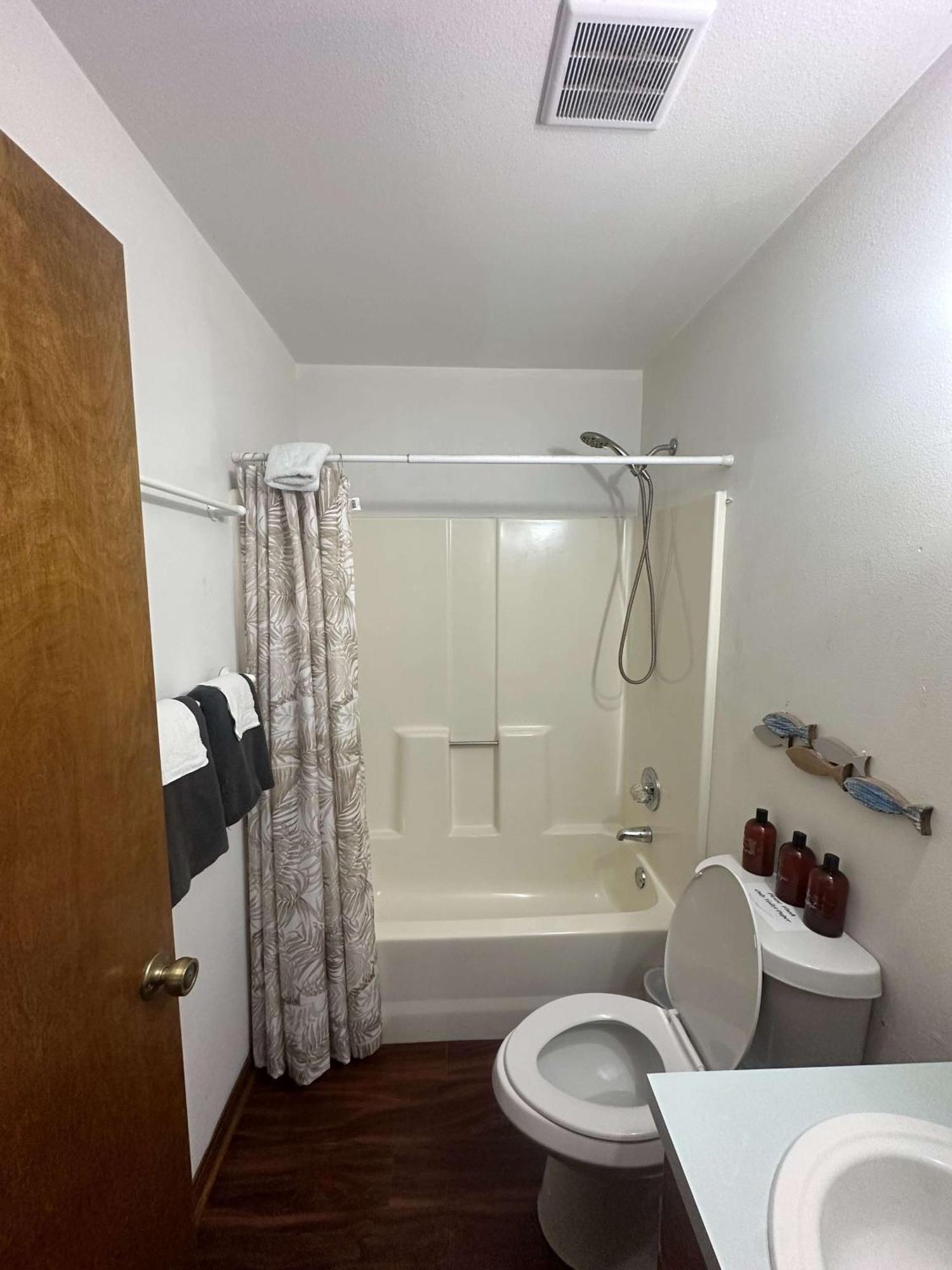 Brilliant In Bellview-Back Unit-- Mins To Nas Pensacola, Beach, Shopping Экстерьер фото