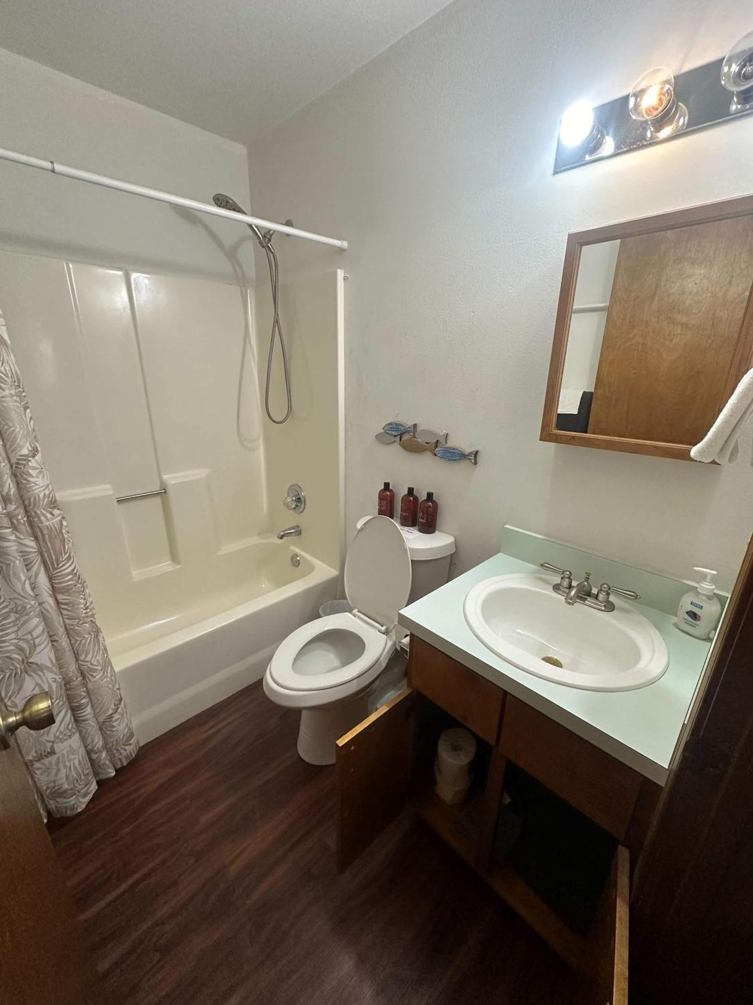 Brilliant In Bellview-Back Unit-- Mins To Nas Pensacola, Beach, Shopping Экстерьер фото